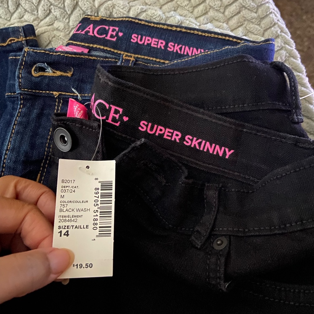 Children place super skinny jeans